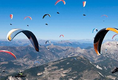 Paragliding-in-Pokhara-annapurna