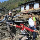 Hiking dhampus to Astam village